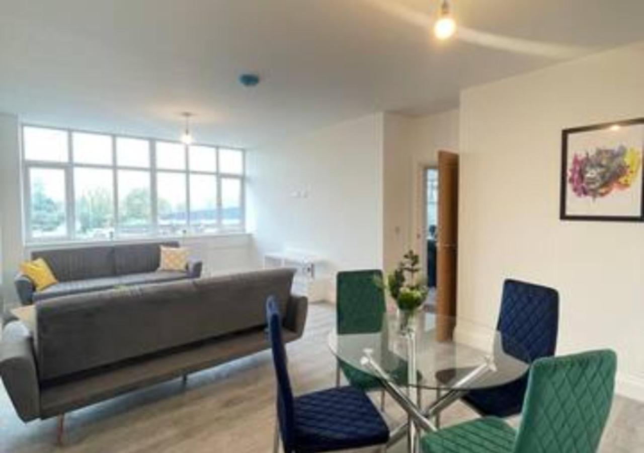 2 Bedroom Apartment - Flitwick - Contractor Friendly - Tourist Ready - Full Kitchen - Wifi - Smart Tv - Sofa Bed - Free Parking - Ideal For Short Or Long Stays Esterno foto