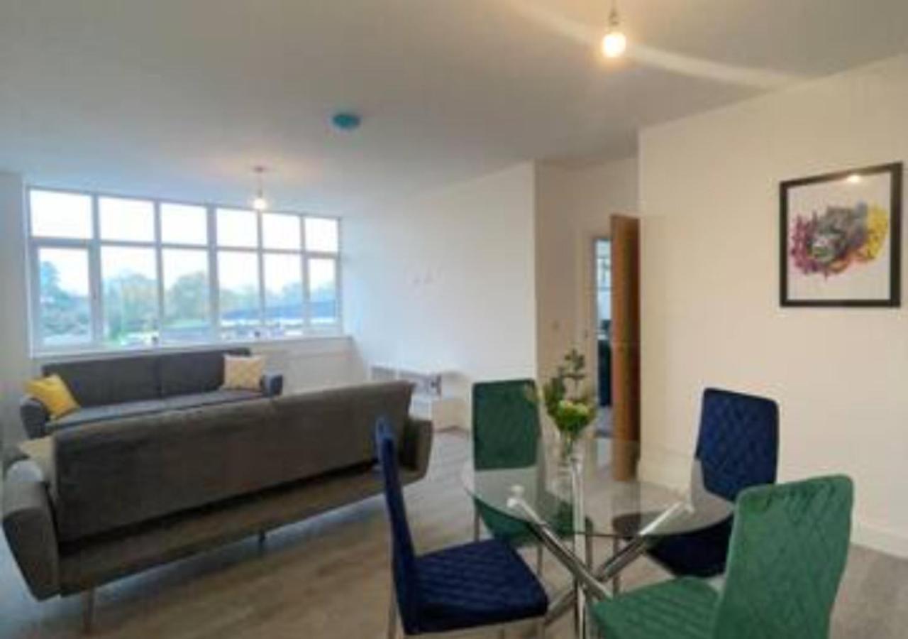 2 Bedroom Apartment - Flitwick - Contractor Friendly - Tourist Ready - Full Kitchen - Wifi - Smart Tv - Sofa Bed - Free Parking - Ideal For Short Or Long Stays Esterno foto