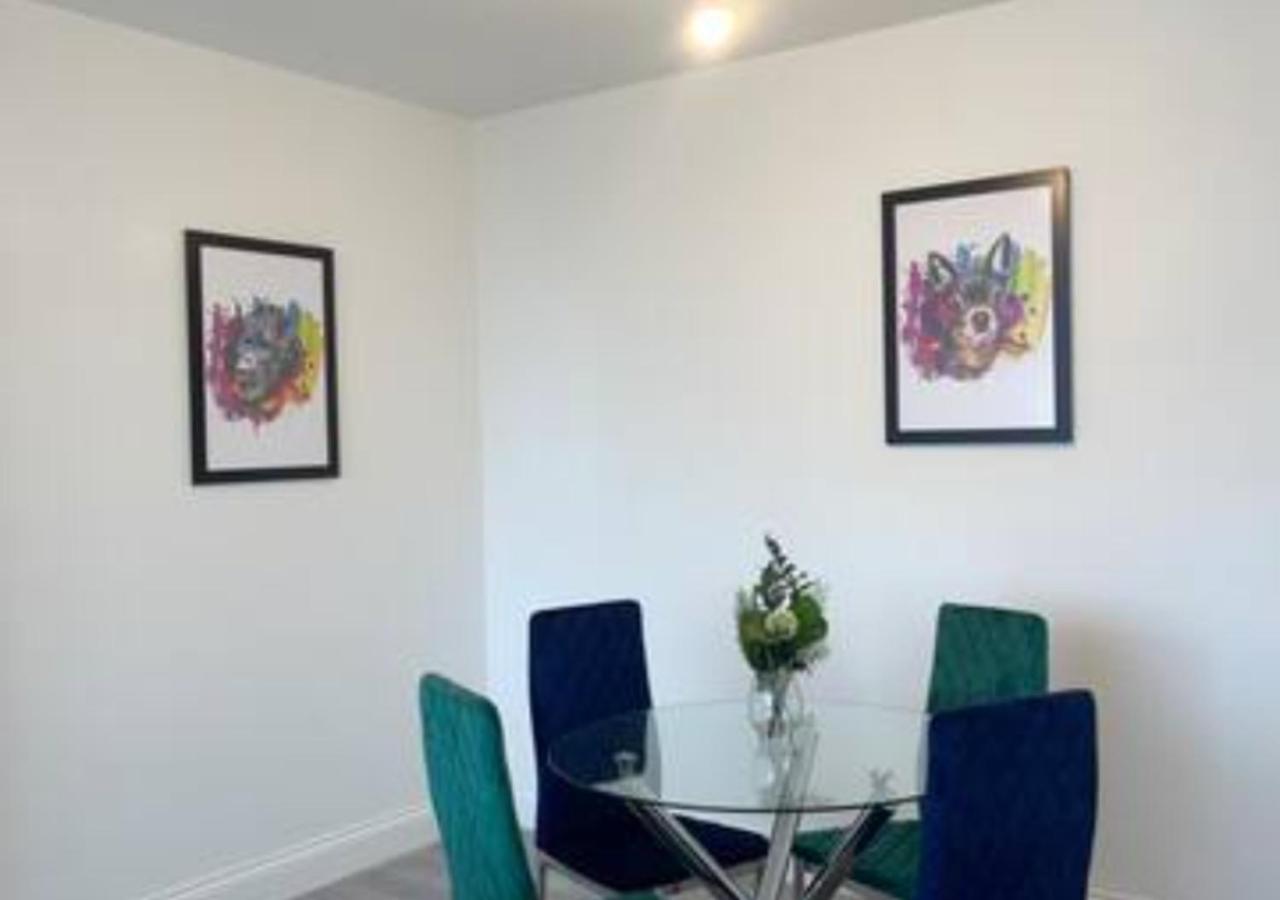 2 Bedroom Apartment - Flitwick - Contractor Friendly - Tourist Ready - Full Kitchen - Wifi - Smart Tv - Sofa Bed - Free Parking - Ideal For Short Or Long Stays Esterno foto