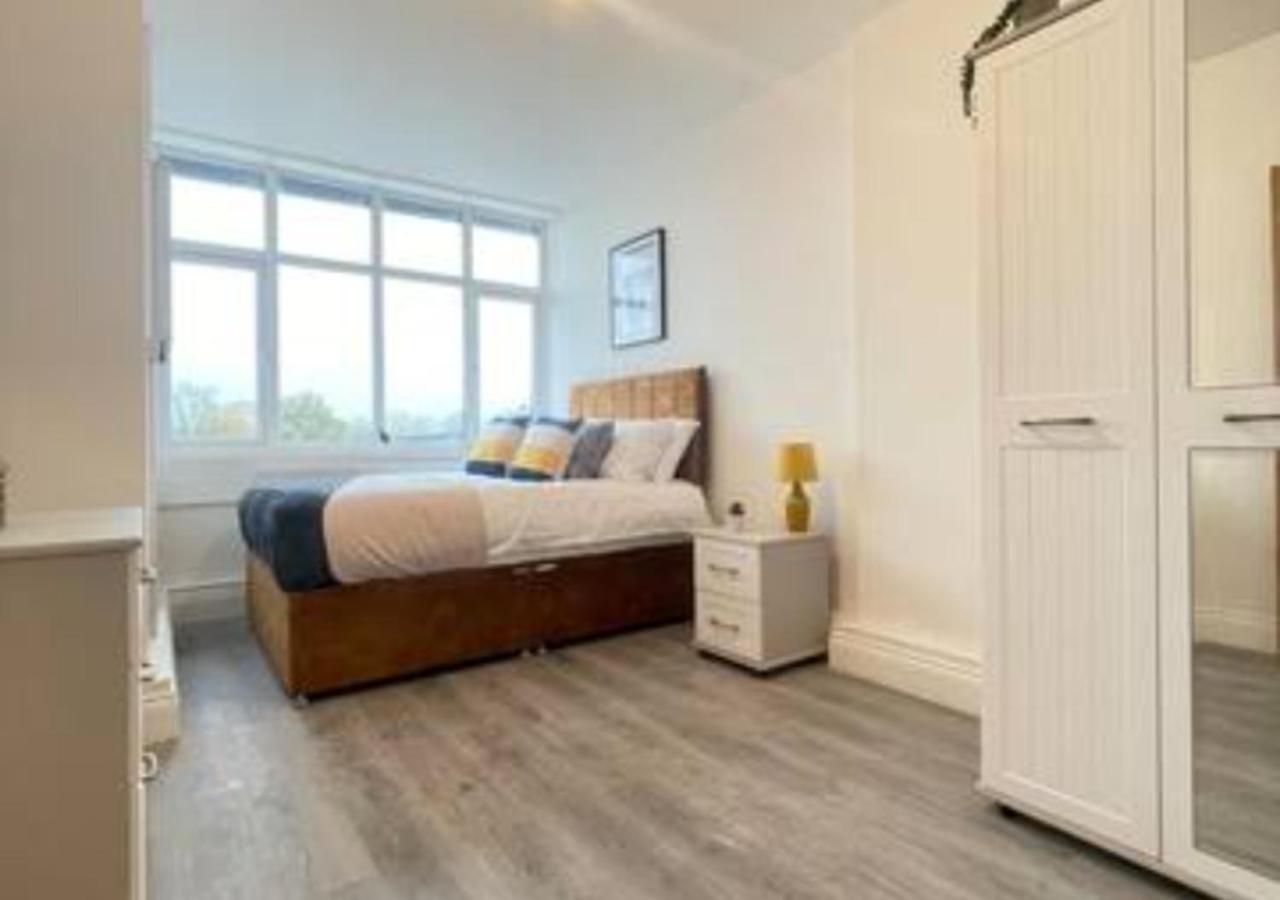 2 Bedroom Apartment - Flitwick - Contractor Friendly - Tourist Ready - Full Kitchen - Wifi - Smart Tv - Sofa Bed - Free Parking - Ideal For Short Or Long Stays Esterno foto
