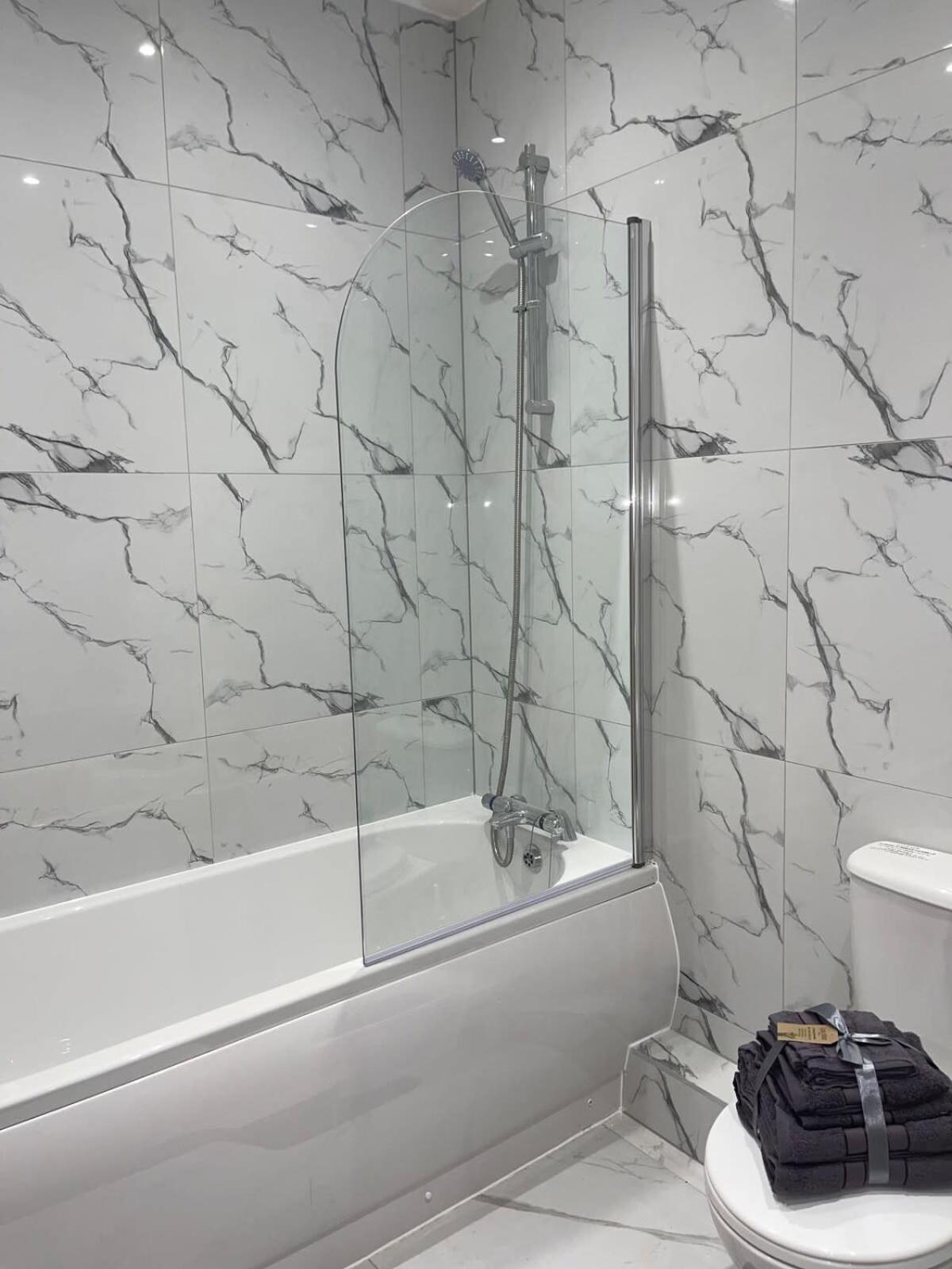 2 Bedroom Apartment - Flitwick - Contractor Friendly - Tourist Ready - Full Kitchen - Wifi - Smart Tv - Sofa Bed - Free Parking - Ideal For Short Or Long Stays Esterno foto