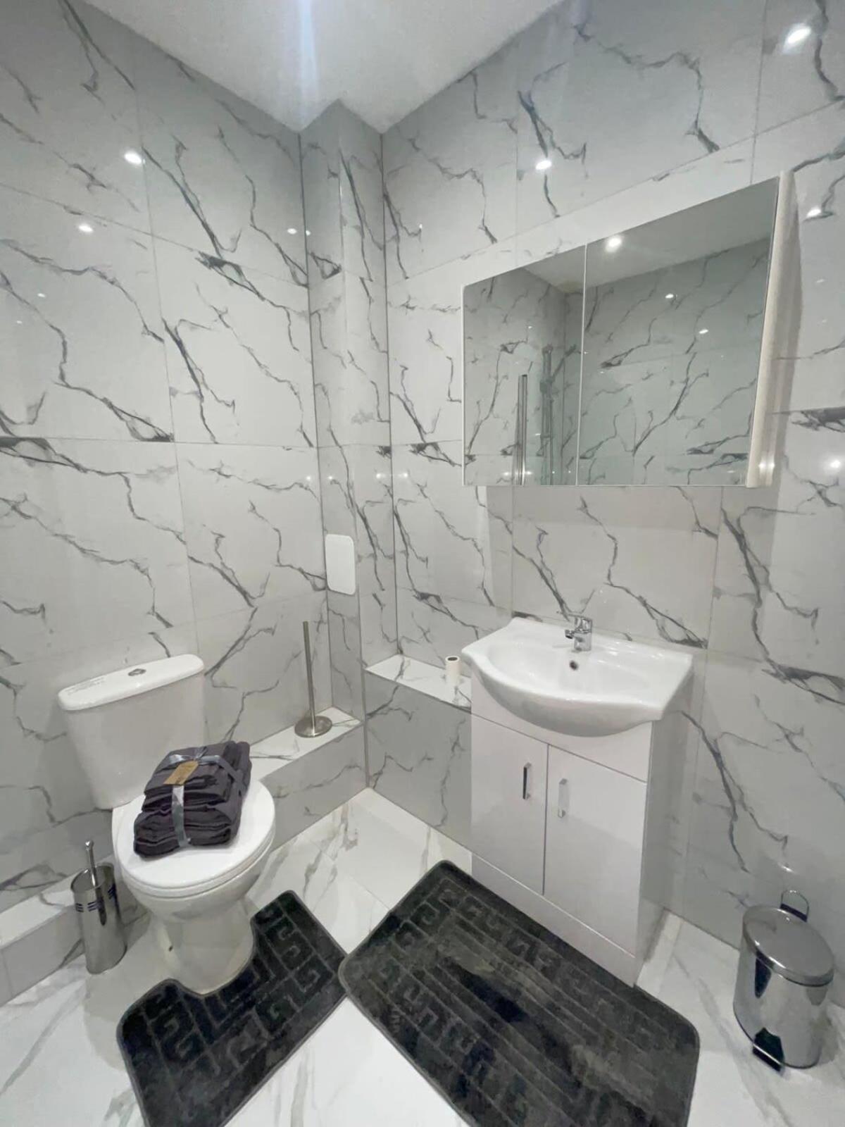 2 Bedroom Apartment - Flitwick - Contractor Friendly - Tourist Ready - Full Kitchen - Wifi - Smart Tv - Sofa Bed - Free Parking - Ideal For Short Or Long Stays Esterno foto
