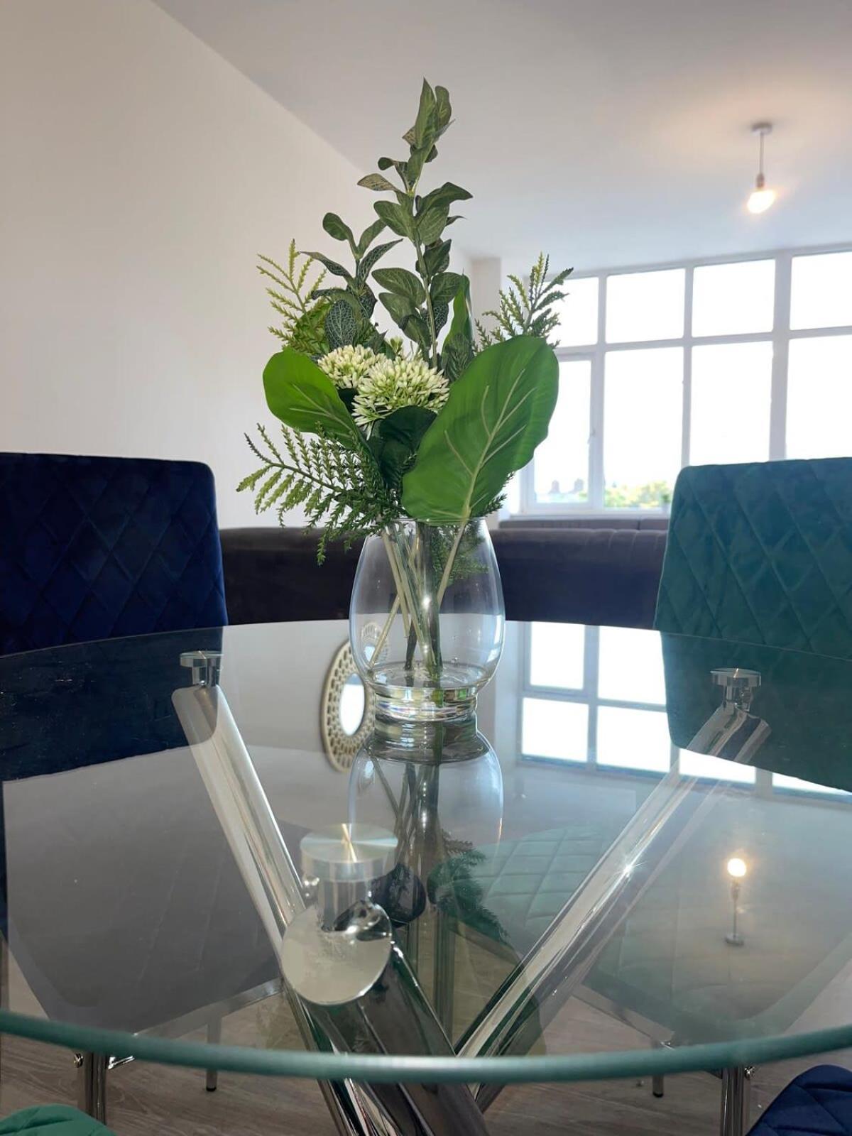 2 Bedroom Apartment - Flitwick - Contractor Friendly - Tourist Ready - Full Kitchen - Wifi - Smart Tv - Sofa Bed - Free Parking - Ideal For Short Or Long Stays Esterno foto