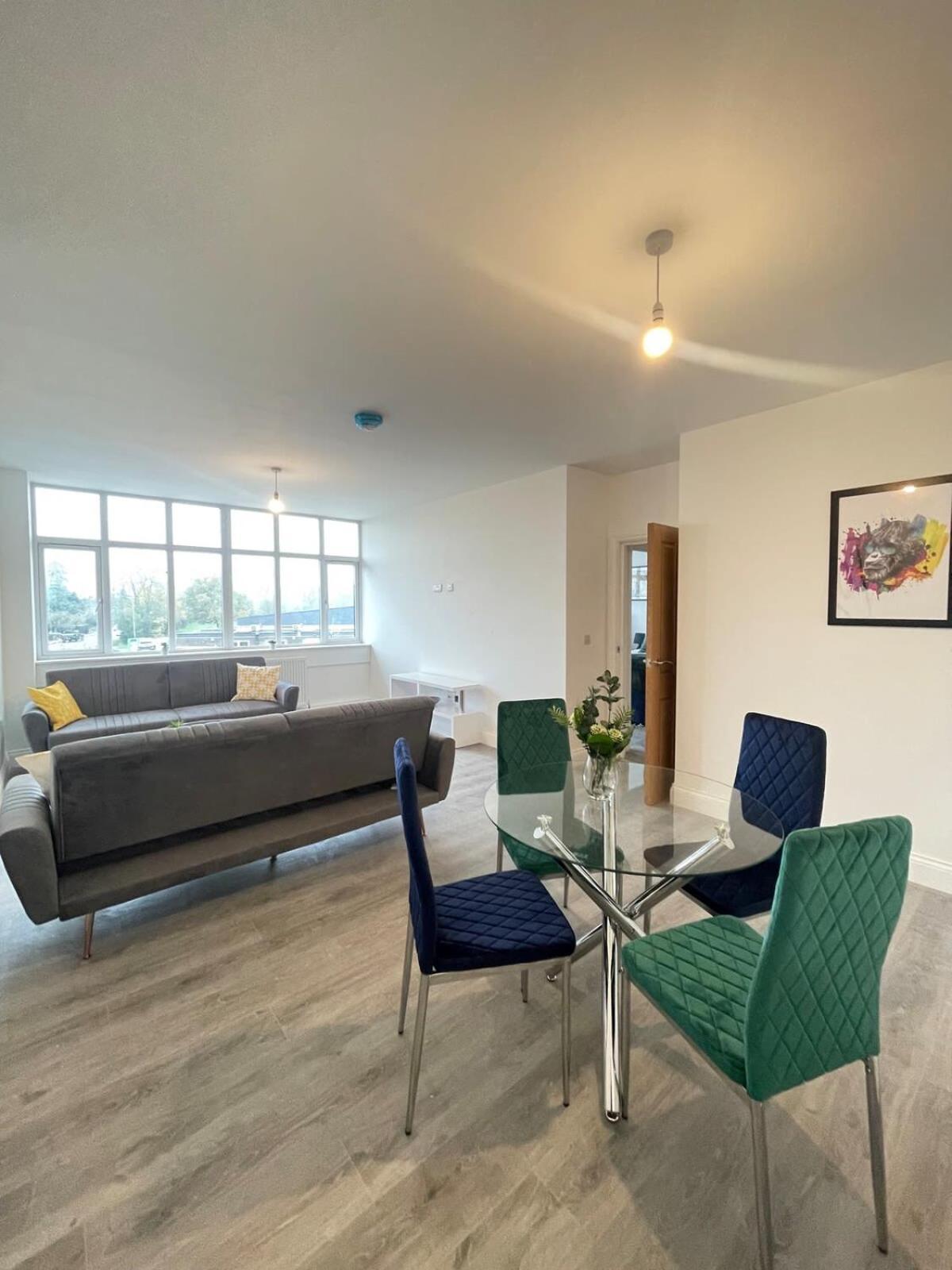 2 Bedroom Apartment - Flitwick - Contractor Friendly - Tourist Ready - Full Kitchen - Wifi - Smart Tv - Sofa Bed - Free Parking - Ideal For Short Or Long Stays Esterno foto
