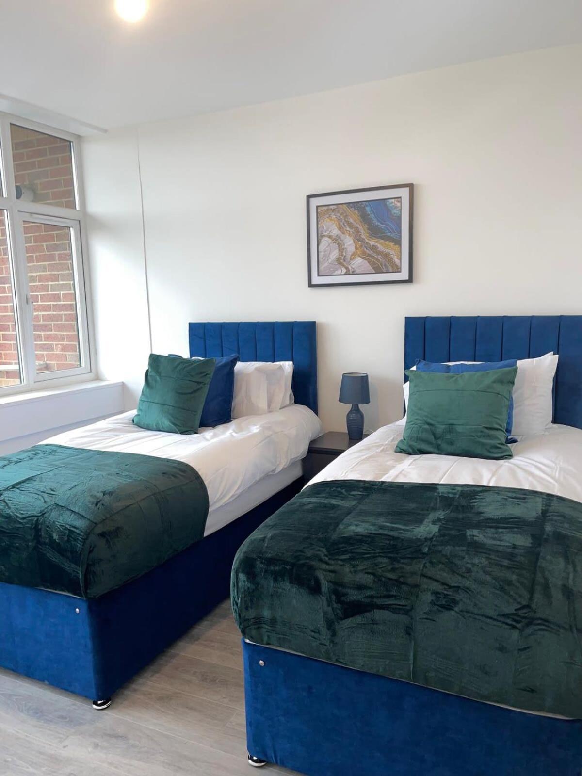 2 Bedroom Apartment - Flitwick - Contractor Friendly - Tourist Ready - Full Kitchen - Wifi - Smart Tv - Sofa Bed - Free Parking - Ideal For Short Or Long Stays Esterno foto